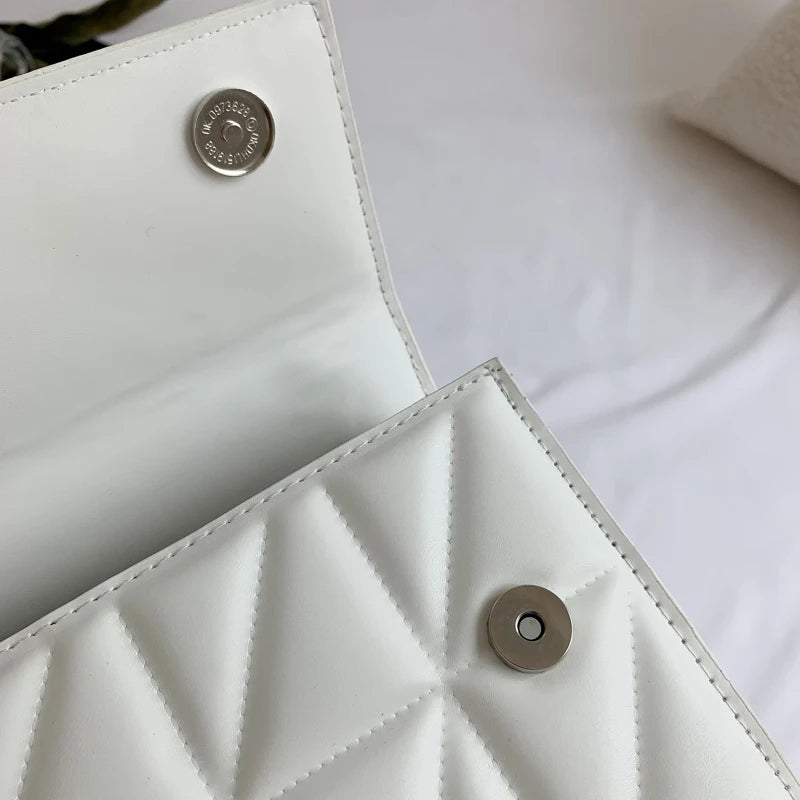 Bolsa quadrada pequena com corrente nas axilas, bolsa crossbody elegante de um ombro